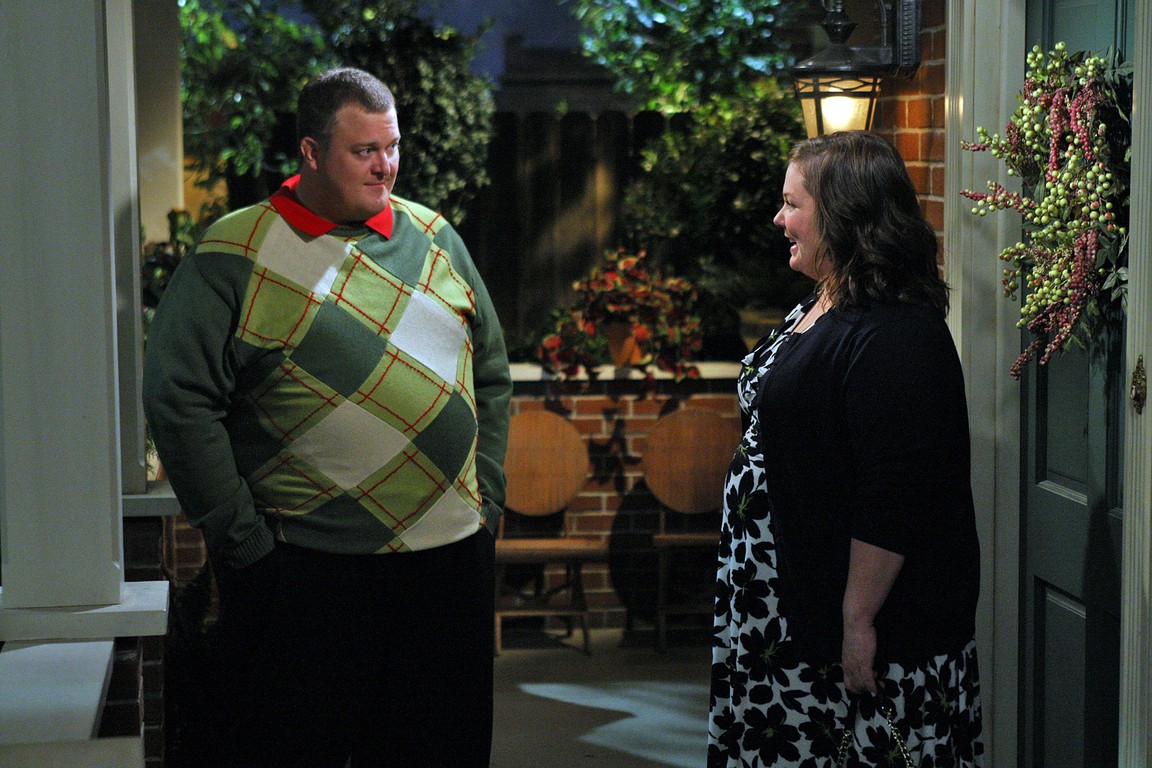 Майк и молли кураж. Melissa MCCARTHY and Billy Gardell. Мелисса Маккарти сериал Майк и Молли. Грейсленд Майк и Молли. Билли Гарделл фильмы.