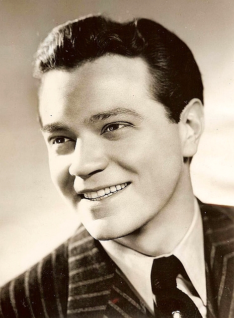 Alfred Drake