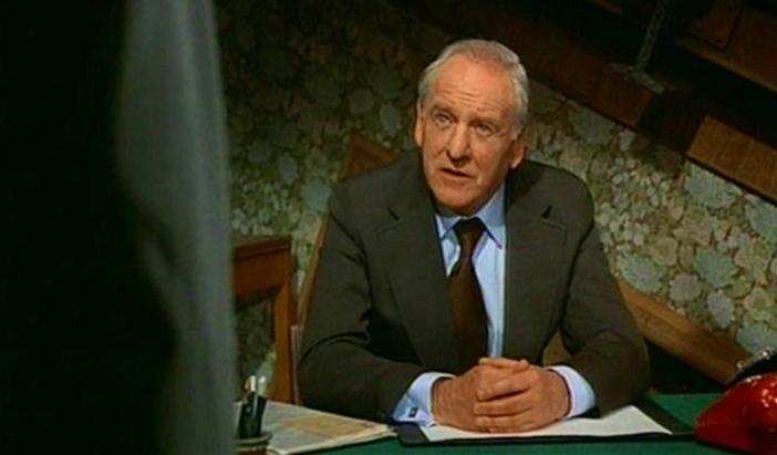 Bernard Lee