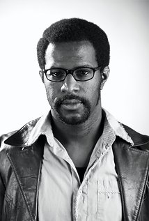 Raymond Carr
