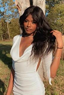 Elle Monae