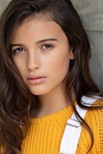 Cambria Elise